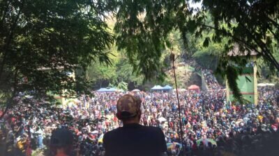 Melestarikan Budaya Sebaran Apem Yaa Qowwiyuu Di Jatinom Klaten.