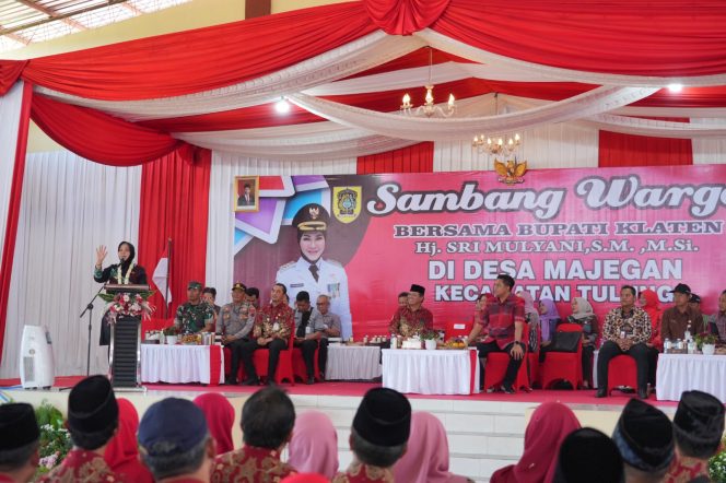 
 Sambang Warga, Bupati Klaten Apresiasi Kerja Pemdes Serta Resmikan Gedung Serbaguna di Majegan