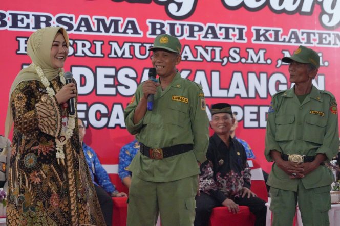 
 Bupati Klaten Resmikan Gedung Sport Center,Sambang Warga Desa Kalangan