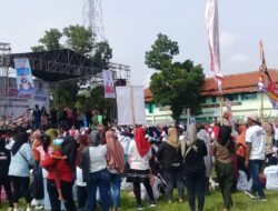 Antusiasme Warga Ikuti Kampanye Akbar Paslon Hamenang – Benny