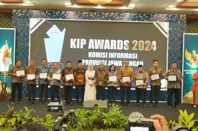 
 Pemkab Klaten Pertahankan Predikat Informatif, KIP Jateng Awards 2024