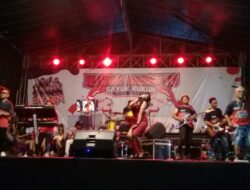 Malam Minggu Warga Jelobo Sayuk Rukun Nyanyi Dan Berjoget Dangdut