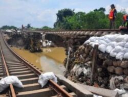 Terdampak Banjir Di Kabupaten Grobogan  PT. KAI Segera Pulihkan Jalur yang Mengalami Kerusakan