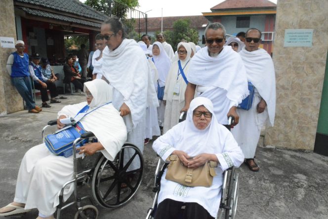 
 Praktik Manasik Haji KBIHU Arafah Untuk Mantapkan Calon Haji 2025