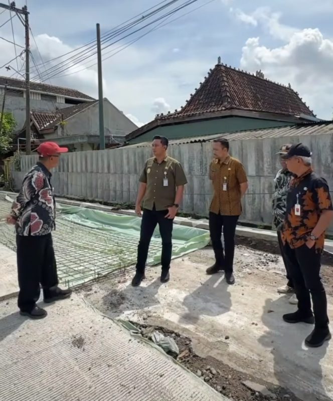 
 Bupati dan Wabup Klaten Tinjau Pembangunan Jalan, Pastikan Kelancaran Akses Mudik Lebaran