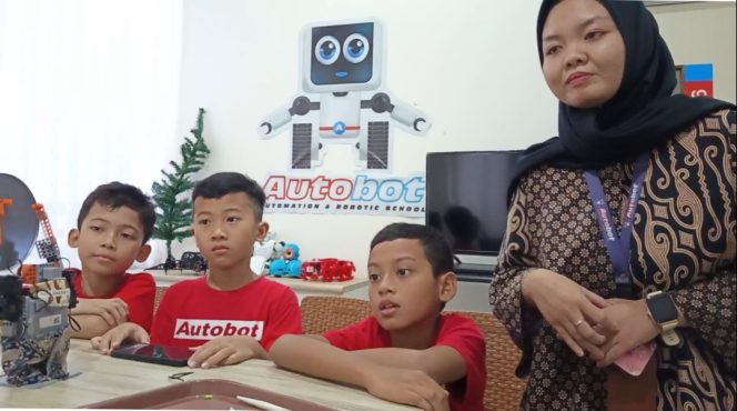 
 Autobot school Klaten Gelar Disimulasi Robot Pemukul Beduk