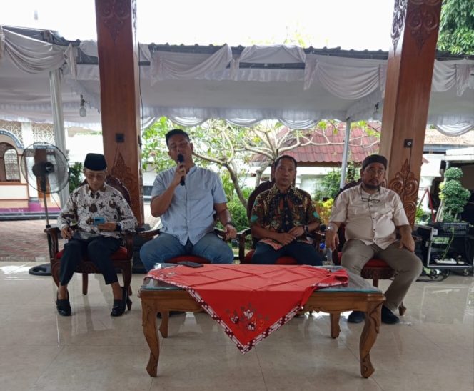 
 Bupati Klaten Gelar Silaturahmi Serta Diskusi Bersama Awak Media Dan Berbagi Bingkisan Jelang Lebaran