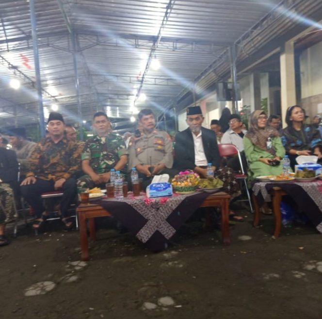 
 Pemerintah Desa Wunut Gelar Halal – Bihalal Dan Pagelaran Wayang Kulit, Warganya Kebanjiran Door Prize