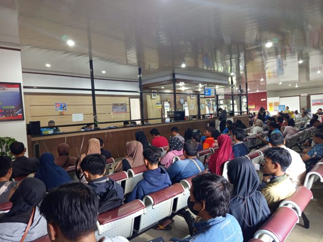 
 35 Milyar di Capai : Antusiasme Warga Dalam Program Pemutihan Pajak Kendaraan Bermotor di Klaten