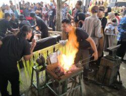 Masyarakat Desa Kranggan Perkenalkan Profesi Dan Keterampilan Pandai Besi, Festival Gandon Kyai Korip  di Gelar