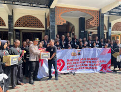 Peringati Hari Bhayangkara ke-79, Polres Klaten dan PSHT Gelar Baksos Serta Berbagi Bansos