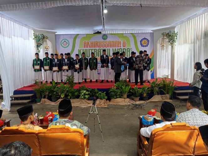 
 Wisuda Tahfidz PTPM AL- Huda Dan PPM Daarul Falah 2025 : Cetak Santri Berprestasi Gemilang