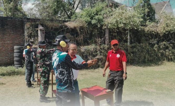 
 Tingkatan Ketangkasan Dan Kedisiplinan Pegawai Lapas Klaten Laksanakan FMD Dengan Latihan Menembak