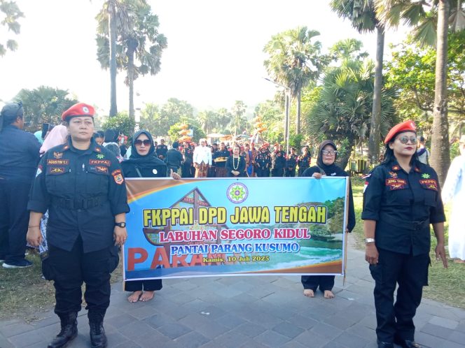 
 FKPPAI DPD Jateng Gelar Tradisi Budaya Suro Labuhan Segoro Kidul Parang Kusumo