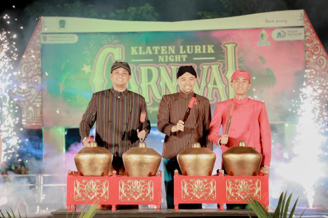 
 Sukses Digelar, Klaten Lurik Night Carnival 2025: Tampilkan Kilau Lurik di Malam Hari