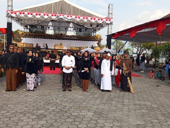 
 Kirab Budaya Merti Tirta Suci : Bentuk Ungkapan Rasa Syukur Warga Desa Ponggok