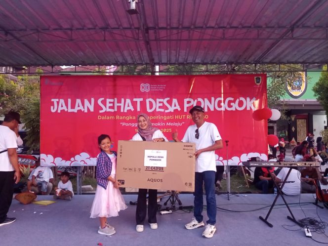 
 Jalan Sehat Perayaan HUT Republik Indonesia Yang ke 80 : Warga Ponggok Banjir Doorprize