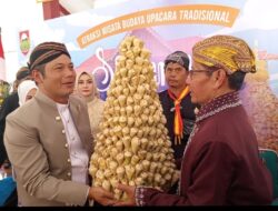 Habiskan Biaya APBD 150 JUTA : Sebaran Apem Kukus Keong Mas digelar di Pengging Banyudono, Warga Ngalap Berkah