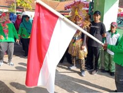 HUT RI Ke -80 : Jalan Sehat Desa Nganjat Usung Tema ” HIJAUNYA DESAKU “