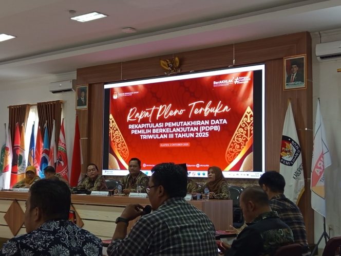 
 KPU Klaten Gelar Rapat Pleno Terbuka PDPB TRIWULAN III 2025, DPT Capai 971.578 Pemilih
