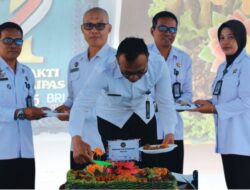 Peringati Hari Bakti Kemenimipas Kesatu, Lapas  Dan Bapas Klaten Gelar Acara Potong Tumpeng Bersama Warga Binaan