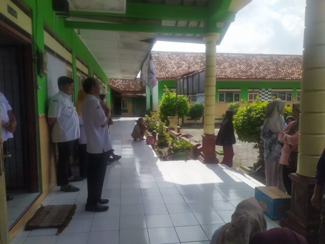 
 Wali Murid SDN 2 Bogor Cawas Klaten Tolak Pembangunan Gerai KDMP di Halaman Sekolah