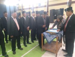 Kades Majegan Tulung, Melantik 16 Ketua RT Dan 8 Ketua RW di Gedung Serbaguna Widoro Kandang