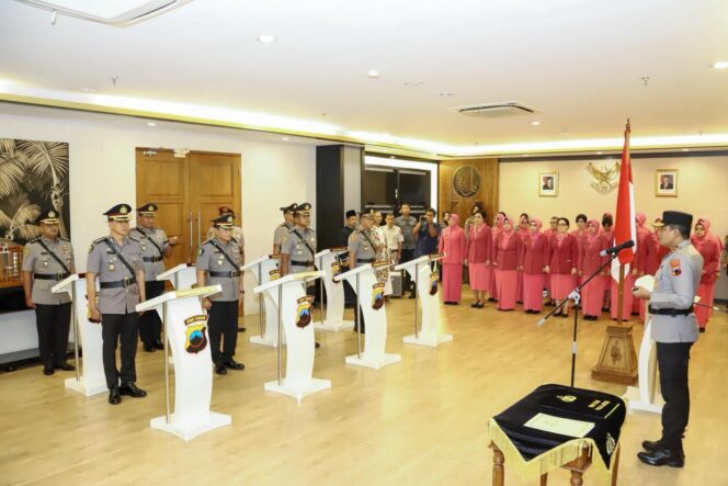 
 Pimpin Sertijab Empat Pejabat Utama, Kapolda Jateng : Tugas Saya Menyiapkan Pemimpin Masa Depan