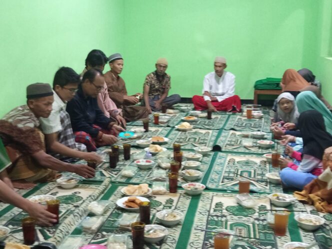 
 Masjid Al Muawwanah Dukuh Pangean Majegan Gelar BUKBER : Momentum Bulan Suci Ramadhan, Ketua Takmir Ajak Warga Miliki Hati  QOLBUN SALIM