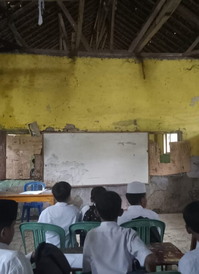 
 Kondisi Bangunan Sangat Memprihatinkan Dan Tidak Layak, MTs Bustanul Muta’alimin Serang Tak Pernah Direnovasi Selama 25 Tahun