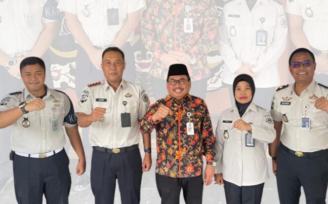 
 Pantau Pelaksanaan Pelayanan di Lapas Klaten, Staffsus Kemenko Hukum,Ham, Dan Imipas Laksanakan Monitoring Serta Evaluasi Layanan Kunjungan